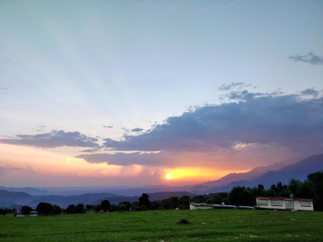 The Bunker Bir Hostel Екстериор снимка